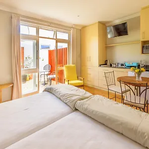 Apartment B's Place, Port Elizabeth